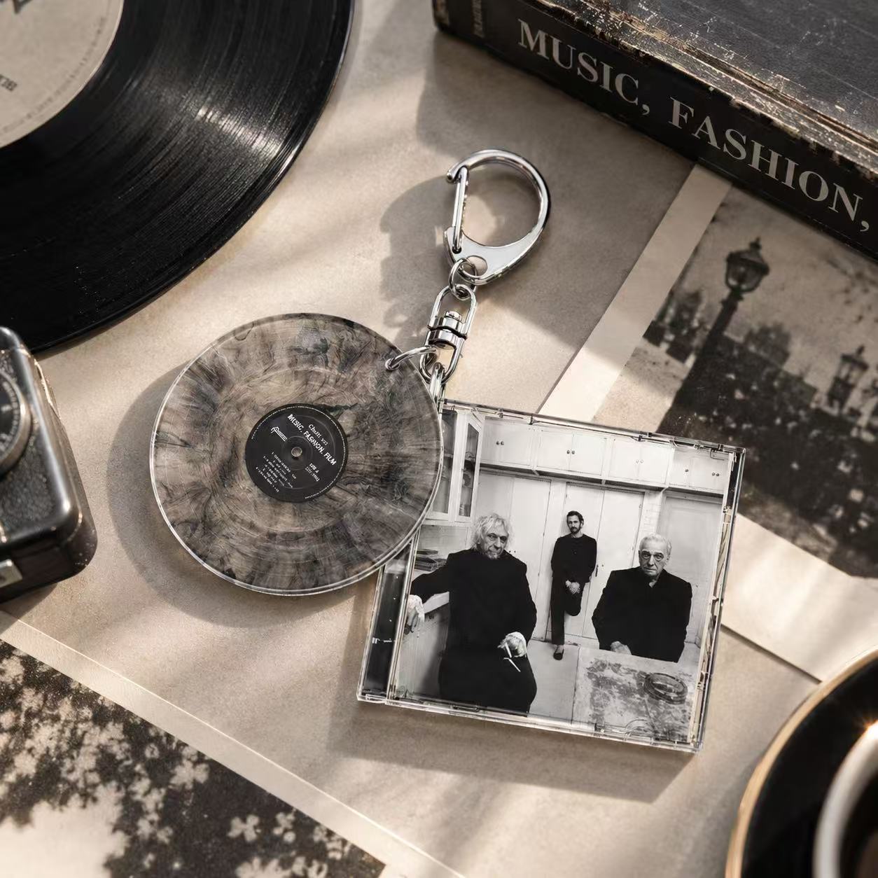 Phone Accessories Charms - Llavero C-Charli Xcx, música, moda, llavero