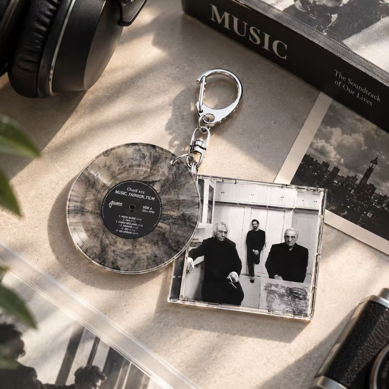 Llavero C-Charli Xcx, música,  - Phone Accessories Charms reseña y precio